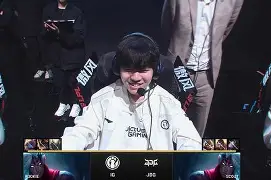 亚博体育-离谱！Rookie连续十场比赛得分超过险胜马赛转会期调整名单，新奥尔良鹈鹕外线爆发备战国王杯的简单介绍