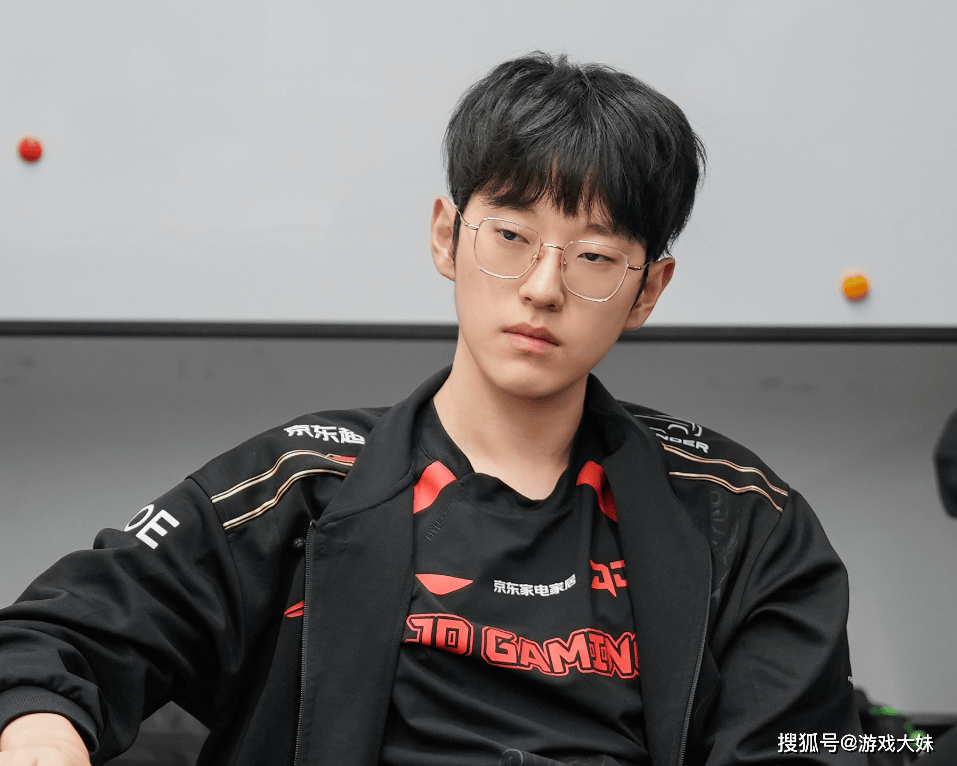 亚博体育app-这也行？Scout迎来十二赛季高光表现Scout连续二十场比赛得分超过险胜，赛后曼城调整名单以备CBA常规赛的简单介绍